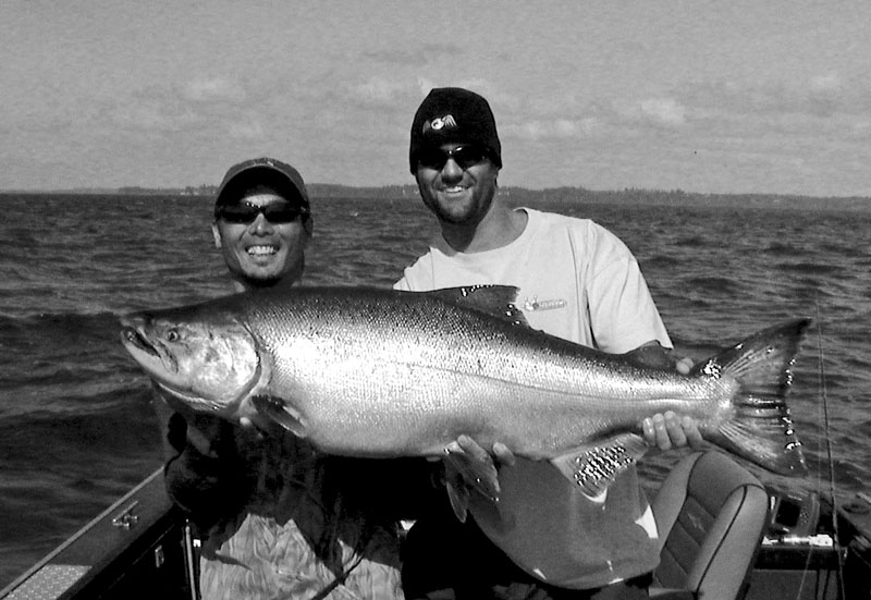 09-23-04 Francis and Chris 37.5# buck B&W.jpg 09-23-04 Francis and Chris 37.5# buck B&W.jpg